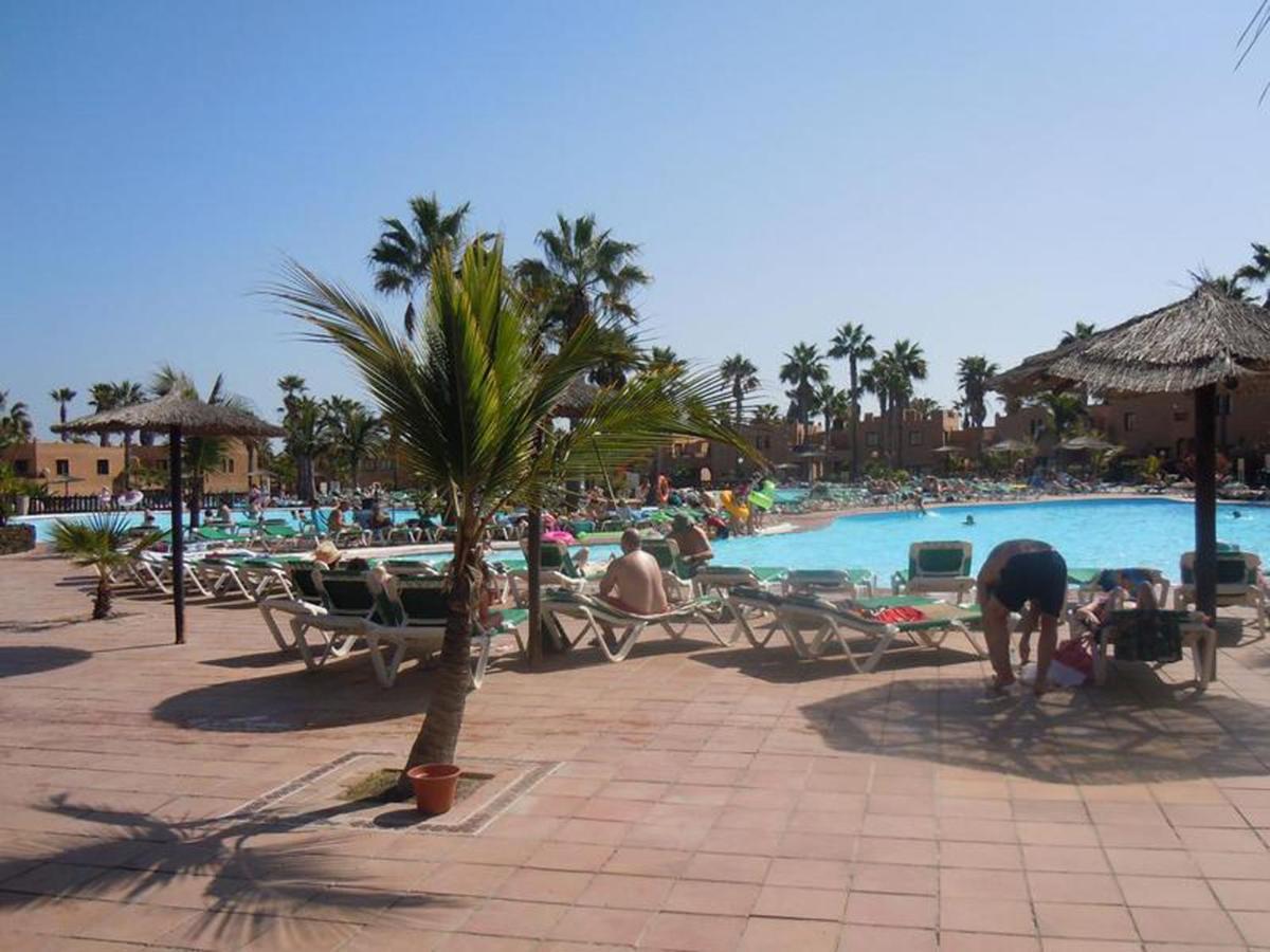 Family Apartment 1 Bedroom With Pool View 2 - Oasis Duna Resort Corralejo Bagian luar foto